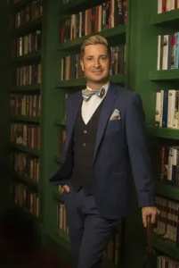 realtor headshot, nicholas buchanan